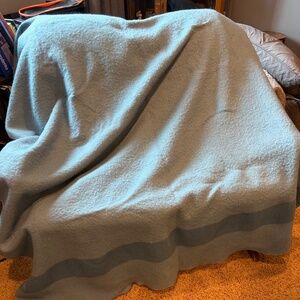 Authentic Pendleton trading point blanket with original tag